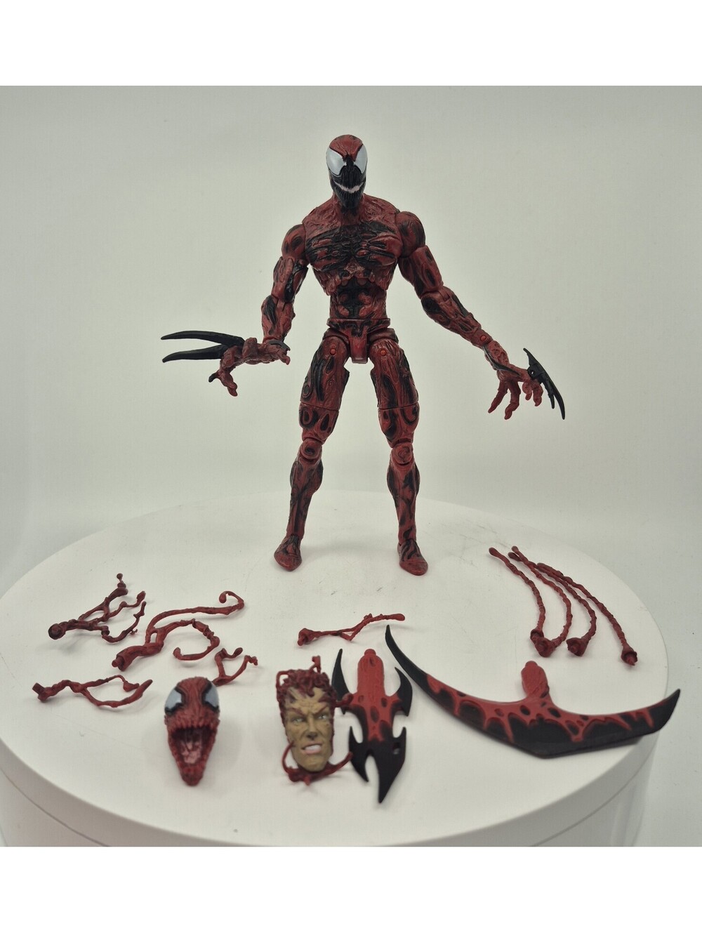 Diamond Select Toys Marvel Select Carnage Red/Black W/Accessories